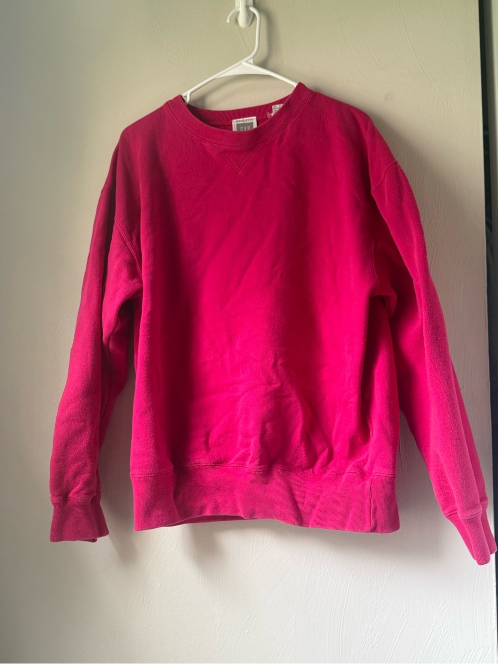 GAP Bright Pink Crewneck Sweatshirt - Women's Casual Pullover